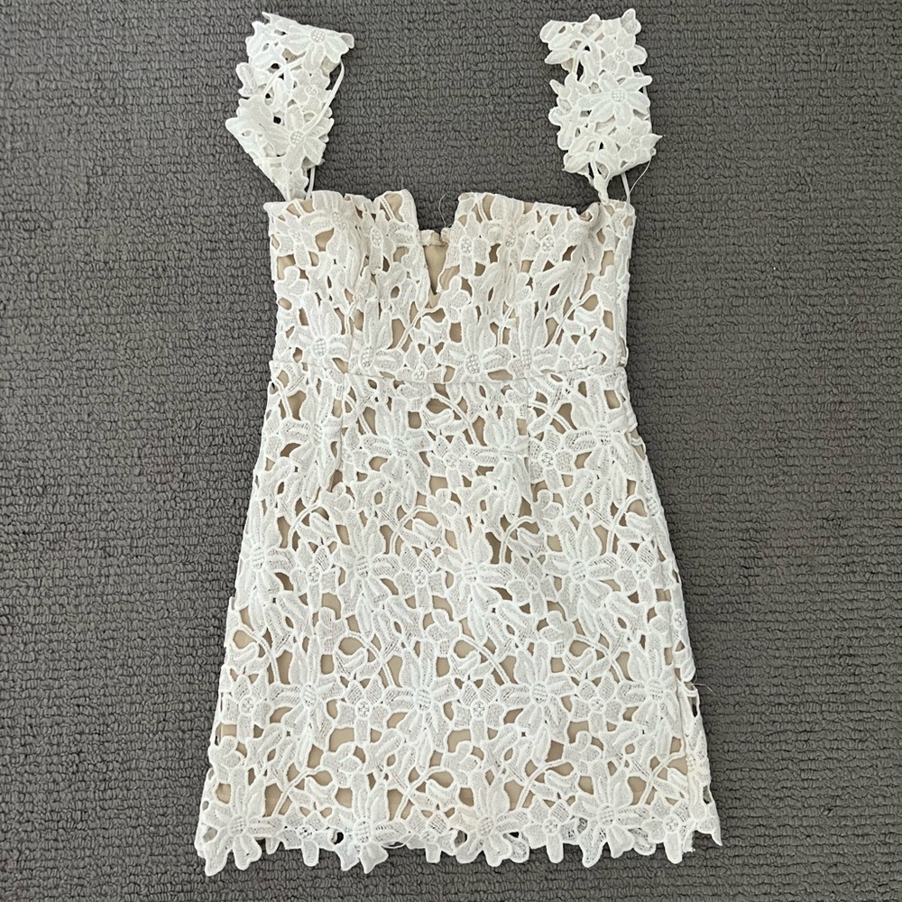 Superdown Bodycon Floral Off the Shoulder Dress. Size small. Worn 3x